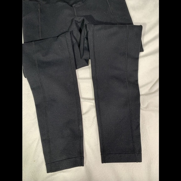 EUC Zella Live in Pocket 7/8 Maternity Leggings - Picture 4 of 12